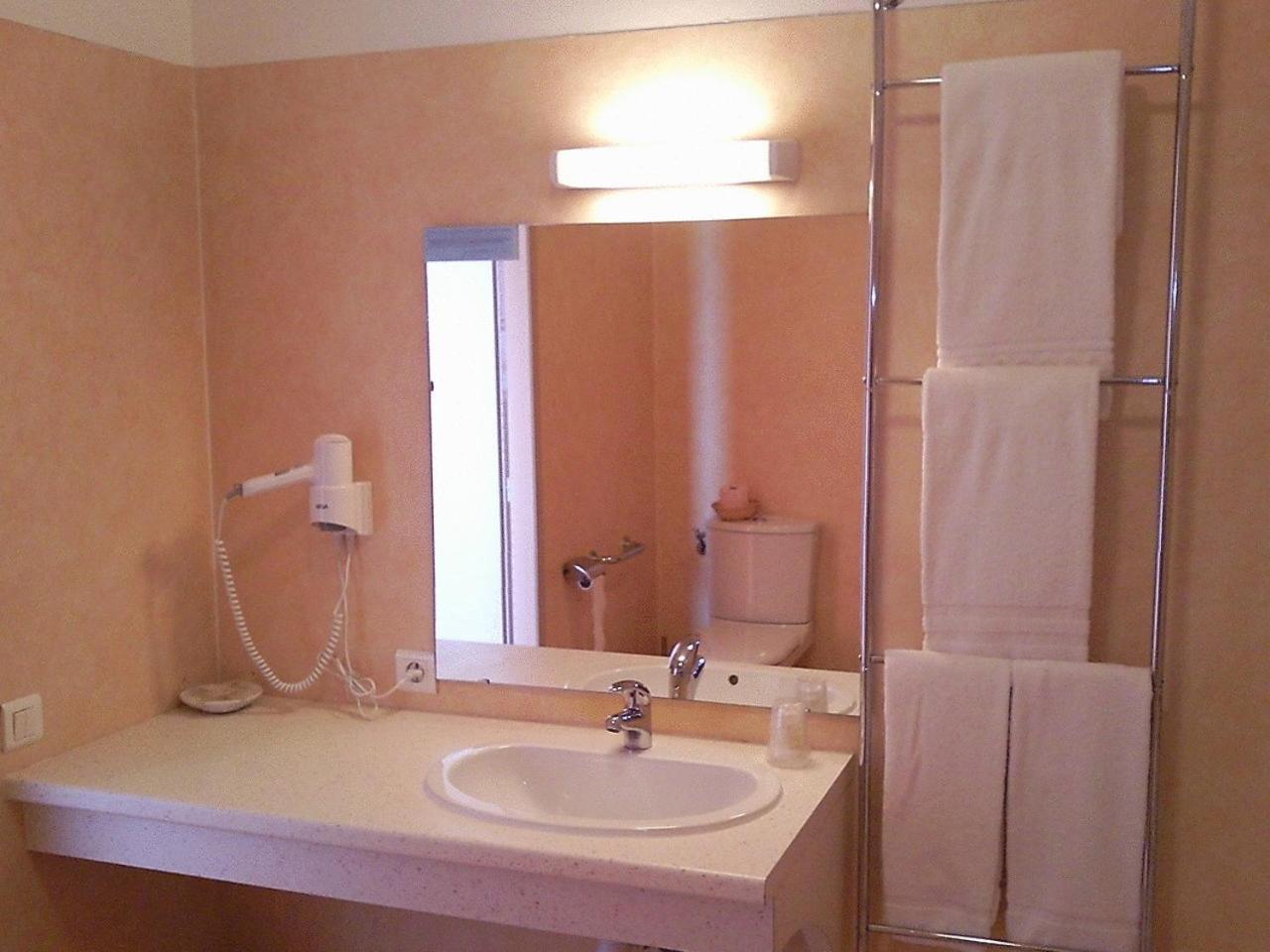 Logis L'Auberge Du Quercy Blanc Molieres  Luaran gambar